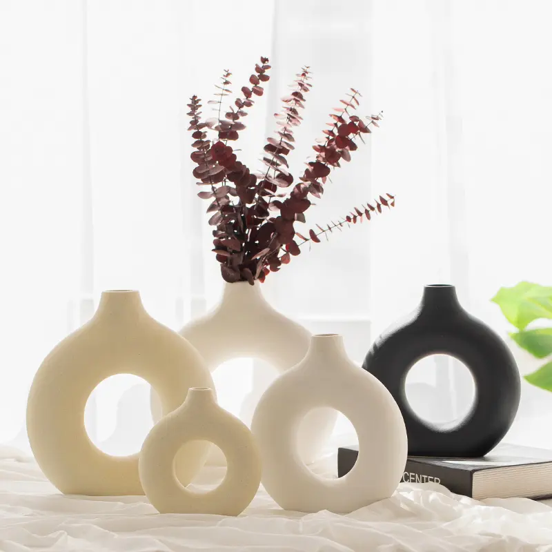 Atacado Custom Pequeno e Grande Circular Oco Branco Preto redondo vaso de cerâmica Vaso De Flor De Cerâmica Para Decoração De Casa