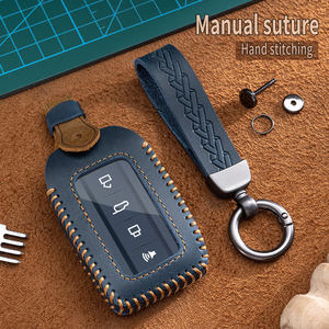 เคสหนังใส่กุญแจรถยนต์ ดีไซน์ใหม่ คุณภาพสูง ปี 2023 พร้อมพวงกุญแจน่ารัก ตกแต่งกุญแจรีโมท สำหรับรถยนต์ Tank 300 Chassis - Product Image 2
