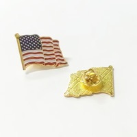 Fabricant de badges de drapeau en émail métallique traditionnel personnalisé, badges magnétiques souples pour chapeau, broche, artisanat métallique artisanal