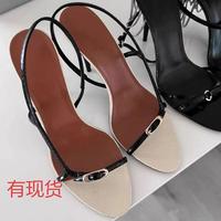 Sandales à talons aiguilles à bout ouvert, style européen et américain, en similicuir, avec semelle extérieure en caoutchouc et fermeture à boucle, pour un look simple et élégant.