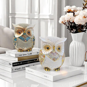 Ornement Hibou Perlé Haut de Gamme Luxe Léger en Résine Époxy Sculpté Artistiquement pour la Maison, le Salon, le Bureau, la Salle d'Exposition, l'Entrée - Product Image 4