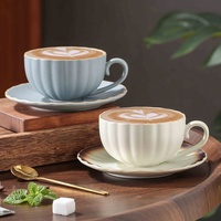 Ensemble tasse et soucoupe en céramique de style européen personnalisé de 200 ml pour le latte, le cappuccino, les cadeaux de mariage et les cadeaux d'entreprise