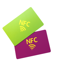 Carte intelligente NFC étanche personnalisée, fournie par l'usine, conforme à la norme ISO 13.56MHz, puce RFID PVC 1K sécurisée pour l'accès aux chambres d'hôtel et aux bureaux