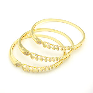 Di alta qualità 18K oro placcato in ottone zircone disegno geometrico braccialetto per le signore impermeabile nuovo stile di moda europa stati uniti - Product Image 1