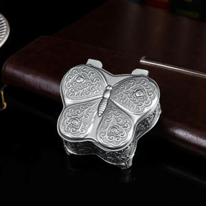 Caja de almacenamiento de joyas moderna utilizada para llevar caja de almacenamiento de joyas, accesorios de joyería cuadrados de Metal de color plateado, caja de regalos y manualidades - Product Image 5