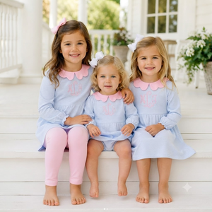 Abbigliamento Invernale per Bambine all'Ingrosso, Vestiti a Righe Azzurri con Colletto Smerlato e Set di Leggings, Outfit Coordinati per Sorelle - Product Image 1