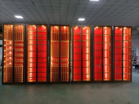 Armoire à vin à température constante en acier inoxydable personnalisée en usine pour l'affichage des boissons à base de vin d'alcool pour la cave à vin de villa