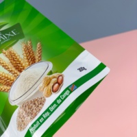 Herbruikbare verpakking voor ontbijtgranen, fruit, havermout, tarwebloem, van aluminiumfolie en plastic.