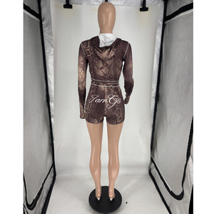 PEEQI HR26011 Completo Primaverile da <span class=keywords><strong>Donna</strong></span> Due Pezzi, Top con Cappuccio a Maniche Corte con Stampa Leopardata a Righe e Pantaloncini, <span class=keywords><strong>Outfit</strong></span> <span class=keywords><strong>Sexy</strong></span> da <span class=keywords><strong>Donna</strong></span> - Product Image 6