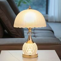 Lampe de bureau en cristal de style luxueux pour salon, chambre à coucher, chevet, design moderne et simple de haute classe, lampe de table