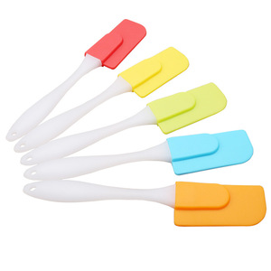 Ustensiles de cuisine en silicone de qualité alimentaire avec manche en PP, petit grattoir, outils de pâtisserie, résistants au four, compatibles lave-vaisselle, personnalisables - Product Image 3