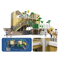 Grande structure d'aventure en forme de cabane dans les arbres sur mesure avec toboggan pour enfants, projet d'installation de loisirs sur le thème de la forêt