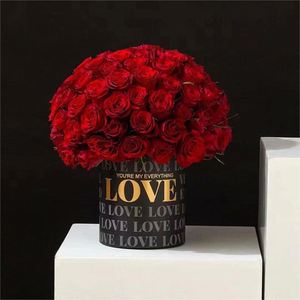 กล่องของขวัญทรงกลมลายหงส์กอดกัน ดีไซน์ใหม่ปี 2023 พิมพ์ลาย LOVE สำหรับใส่ดอกไม้สด เหมาะสำหรับร้านขายดอกไม้ - Product Image 5