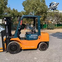 Chariot élévateur diesel TOYOTA 7FD30 de 3 tonnes avec mât à trois étages de 4,5 m et déplaceur latéral, importé du Japon pour les travaux de chargement de conteneurs en entrepôt