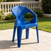 Chaise de jardin en plastique PP robuste et empilable avec accoudoirs, résistante à l'eau, pour extérieur, prix usine