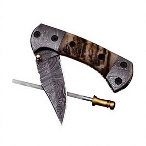 Cuchillo plegable personalizado de acero de Damasco con punta de cuchillo, mango de madera y diseño de perilla para el pulgar, cuchillo de caza - Product Image 2