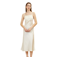 Longue robe élégante en soie de mûrier de style coréen avec double bretelles brodées de papillons Jupe slip en satin ODM pour dames