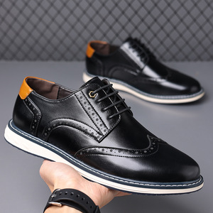 <span class=keywords><strong>Scarpe</strong></span> Oxford Brogue Nere Lucide Retrò Personalizzate con Lacci, Morbide, con Plateau, Formali e Casual, Design Personalizzabile con Materiali a Scelta - Product Image 3
