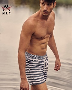 Maillots <span class=keywords><strong>de</strong></span> <span class=keywords><strong>bain</strong></span> courts pour hommes européens, sexy, à taille élastique, avec rayures personnalisées, marque privée - Product Image 2