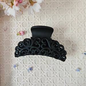 Pinza para el Cabello Grande de 6.5cm, de Plástico Ligero, para Uso Diario, Estilo Elegante, en Colores Negro, Café, Marrón Oscuro y Camel - Product Image 4