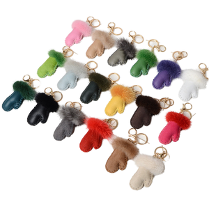 <span class=keywords><strong>Porte</strong></span>-clés décoratif en fourrure de vison avec petits pompons, mignon, luxueux et créatif, en forme de gants et de sacs à main en <span class=keywords><strong>laine</strong></span> - Product Image 1