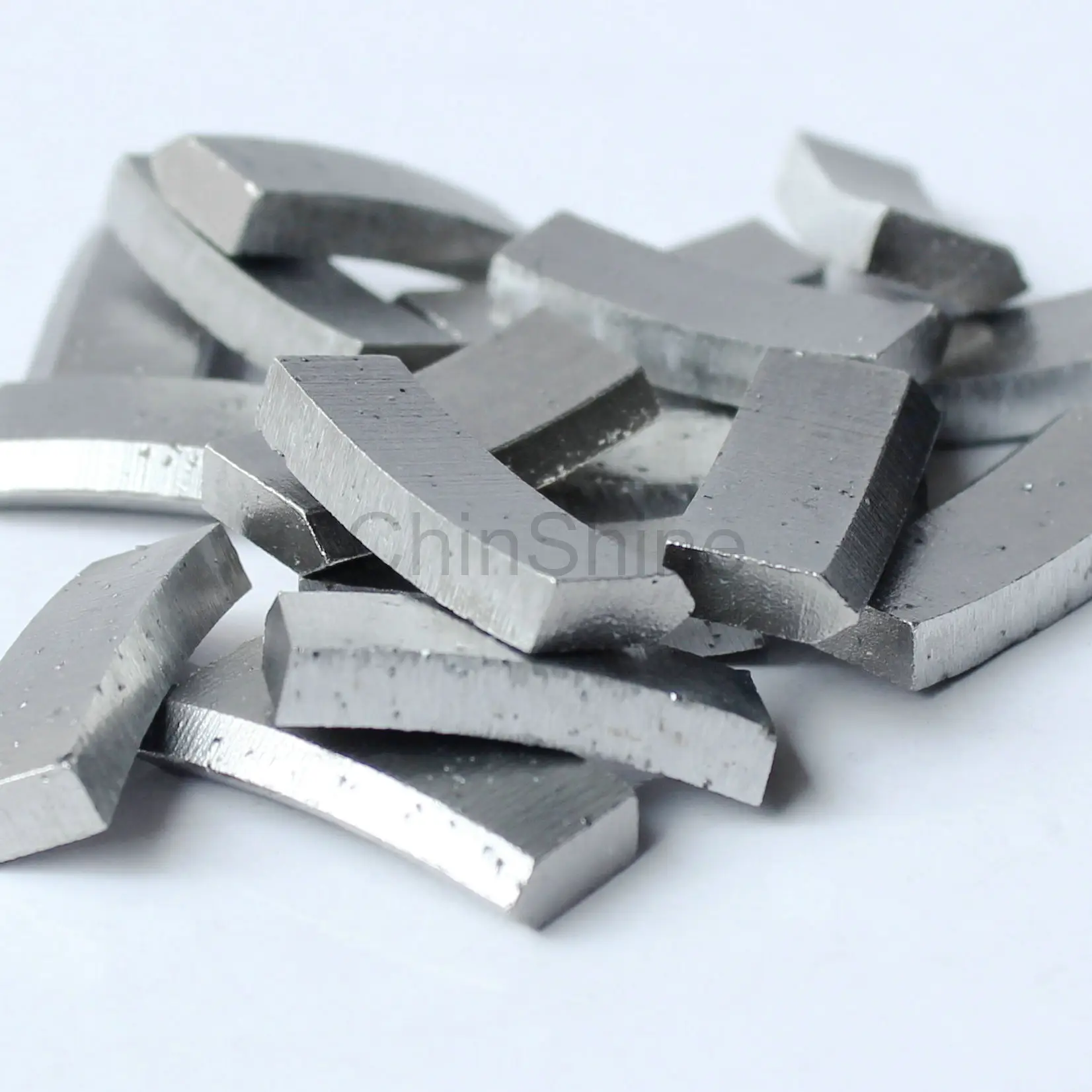 diamond segments for reinforced concrete cutting and for core drill bit with first quality level