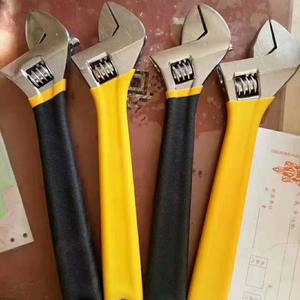 ประแจปรับได้ เมตริก 45 เหล็กกล้า ปากหยัก เกรดอุตสาหกรรม พร้อมด้ามจับสีเหลืองดำ สำหรับงานประปาและงานเครื่องกล - Product Image 3