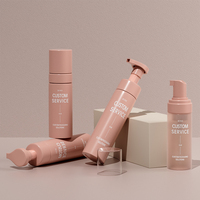Vente en gros Bouteille pompe ronde à épaulement plat en plastique PET Bouteille pompe à mousse de couleur personnalisée de 150ml pour le nettoyage du corps