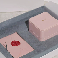 Proposition blanche haut de gamme personnalisée boîte-cadeau de bijoux de bague assortie à la Saint-Valentin