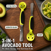 Outil à avocat 3-en-1 avec dénoyauteur, trancheuse à lame dentelée et cuillère pour la découpe des fruits en cuisine, avec poignée antidérapante et cuillère