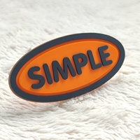 Écusson en relief de styles multiples Écusson coloré en silicone souple PVC Insigne 3D en caoutchouc Transfert de chaleur Logo Étiquettes personnalisables en silicone