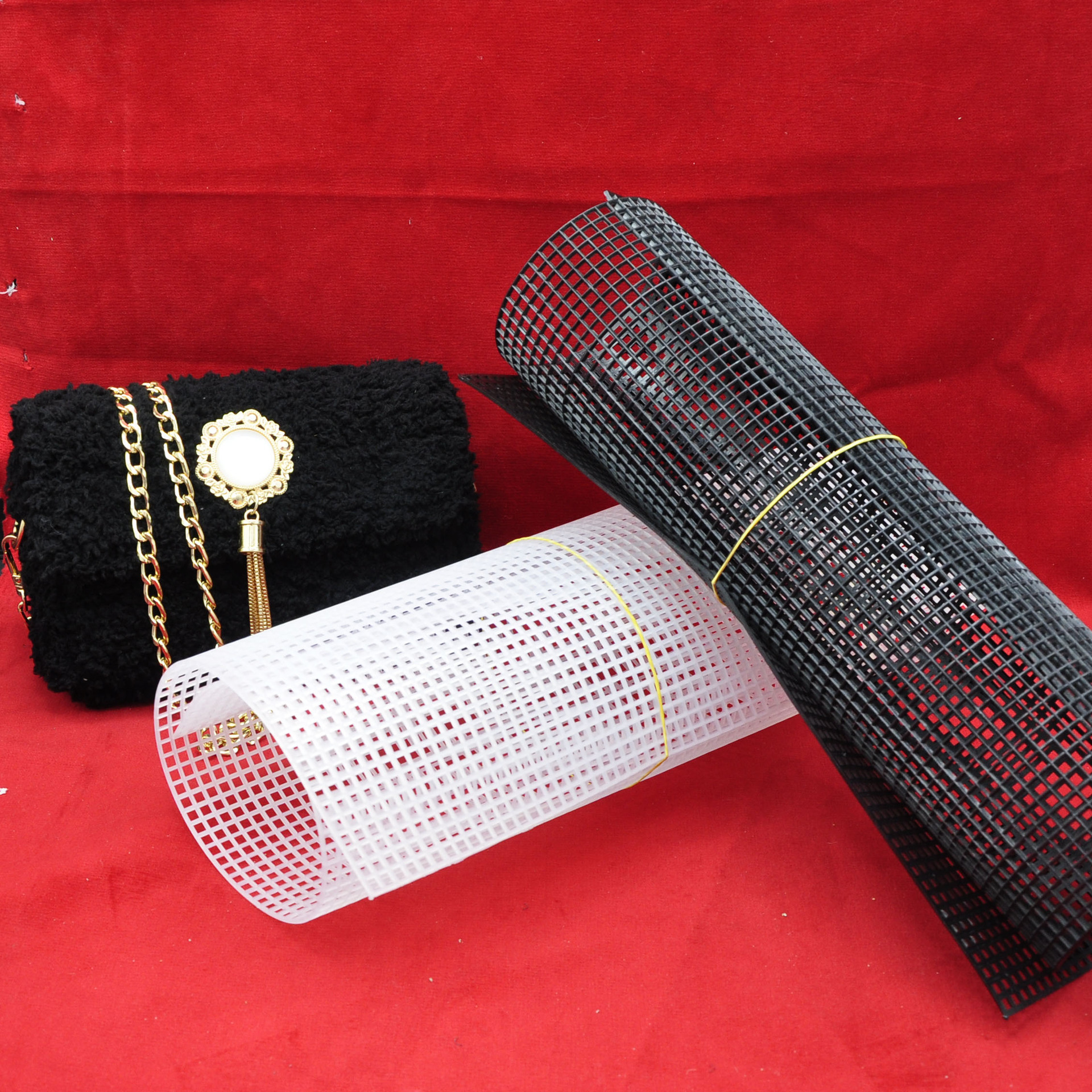 Toile en plastique uniquement