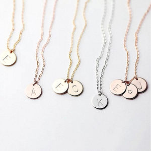 Pendentif nom alphabet de forme ronde, breloques lettre pendentif tuile <span class=keywords><strong>Scrabble</strong></span> en or rose - Product Image 3