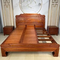 Lit de Mariage en Bois Massif à Mortaise et Tenon, Sculpté de Fleurs Dorées, Luxe Haut de Gamme, Style Chinois Classique en Acajou, pour Chambre Double