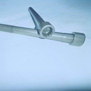 Pernos de culata de 110,6 mm para reemplazo y reparación, modelo 24101869 - Product Image 1