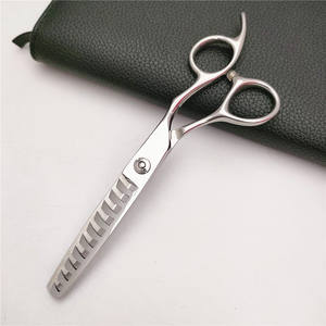 กรรไกรซอยผมซูโจว 6 นิ้ว ลายก้างปลา ทำจากเหล็กกล้าไร้สนิม 440C สำหรับคนถนัดขวา ใช้สำหรับงานเสริมสวย - Product Image 1