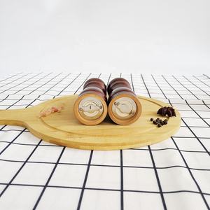 Macinapepe manuale regolabile in legno con una mano in legno con nucleo in ceramica - Product Image 5