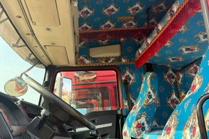 Camion tracteur SINOTRUCK 6X4, transmission manuelle diesel, capacité de charge 41-50T, suspension pneumatique, siège à direction à gauche, fabrication chinoise, 360 - Product Image 6