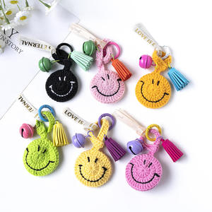 Llavero de ganchillo bohemio hecho a mano con borlas de piel sintética, diseño de dibujos animados, ligero y portátil, para mochila, cartera, monedero, con colgante de campana y diseño tejido alegre. - Product Image 5