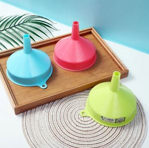 Imbuti per inscatolare 3 pezzi Set di imbuti a bocca larga a tre colori per bottiglie di grandi dimensioni e barattoli di vetro - Product Image 1