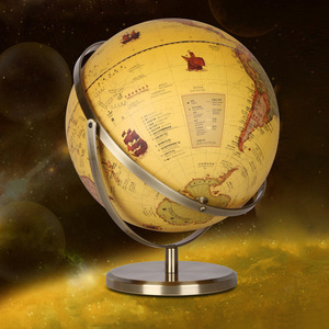 Globe en métal au design moderne sophistiqué, contours épurés, finition polie, charme minimaliste - Product Image 4