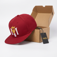 Casquette Snapback Homme Femme Ajustable à 6 Panneaux Structurée à Bord Plat avec Broderie 3D en Relief Motif Couronne Rouge Bourgogne et Logo Personnalisé