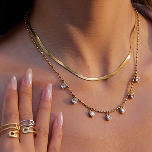 Collar con Zirconia en Forma de Corazón, Chapado en Oro de 18K, Engaste de Titanio, Joyería con Colgante de Cristal para Uso Diario - Product Image 3