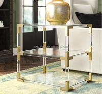 Table d'appoint de luxe à 3 niveaux avec cadre doré, étagères en verre trempé transparent et pieds en acrylique, table de chevet d'angle pour canapé avec rangement supplémentaire