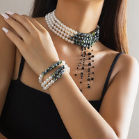 Collier ras-du-cou et bracelet en perles acryliques avec pendentif goutte de sang rouge et pompon, bijoux fantaisie pour Halloween