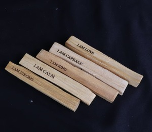 Varillas de Incienso Curativas de Madera Grabadas Importadas de Perú - Utilizando Tiras de Madera Sagrada del Árbol Sagrado para Difusión de Aroma - Product Image 5