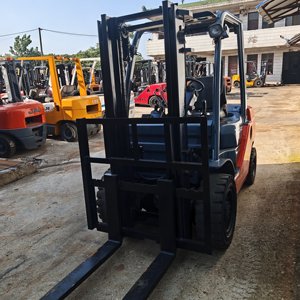 מלגזה משומשת איכותית מיפן, טויוטה <span class=keywords><strong>30</strong></span> 3 טון, דגם 2022, עם מנוע, תיבת הילוכים, משאבה ומסבים במחיר טוב - Product Image 4