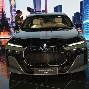 سيارة سيدان كهربائية جديدة عالية السرعة طراز BMW 7 Series PHEV M760Le x Drive 3.0T 381 حصان L6 250 كم/ساعة