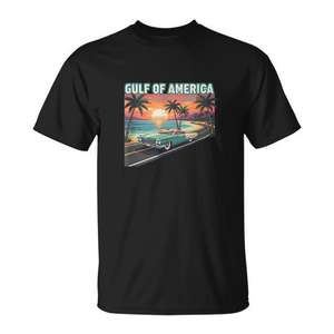 Camiseta patriótica vintage del Golfo de América con diseño retro de los años 50, gráfico de coche, playa y puesta de sol, camiseta negra para hombre - Product Image 1