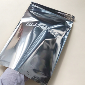 Bolsas de Envío de Aluminio Metalizado Plateado con Logotipo Personalizado, Autosellables, Resistentes al Agua y a Desgarros - Product Image 6